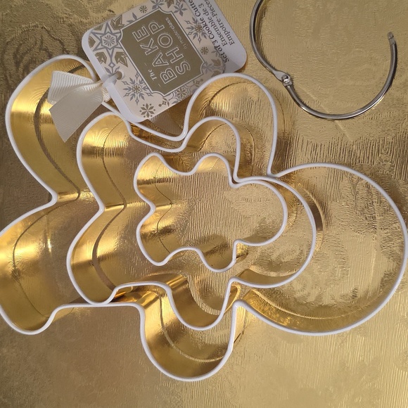 The Bake Shop Gold Gingerbread Cookie Cutter, Set of 3. NWT - Picture 4 of 7